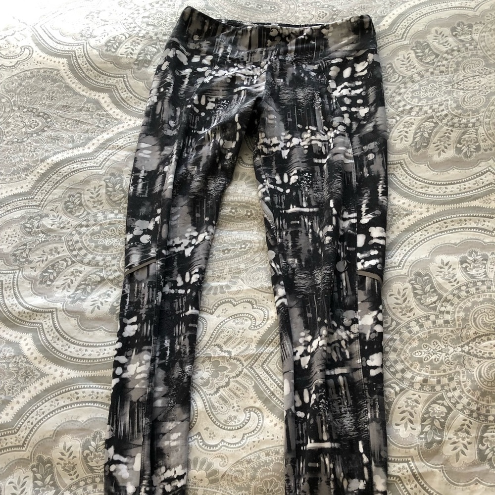 Marika full length patterned legging